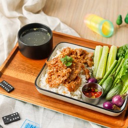 ข้าวหมูนุ่มกระเทียมพริกไทย