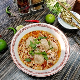 เกี๊ยวกุ้งต้มยำหมูสับ