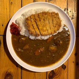 ข้าวแกงกะหรี่ไก่ทอด