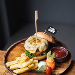 Jd cheese burger with fries