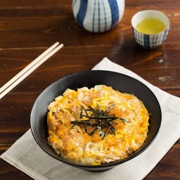 คัตสึด้ง (ข้าวหน้าหมูทอดตุ๋นไข่) (ราคาพิเศษ Soft Opening)