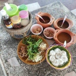 ขนมจีนเส้นสดพวงเพชร