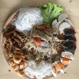 ตำถาดกุ้งสดปลาร้า