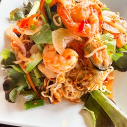 ยำมาม่าทะเลรวมมิตร