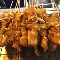 ปลาหมึกย่าง by ยันหว่าง