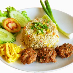 ข้าวผัดหมูปั้นทอดไข่ฝอย