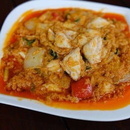 เนื้อปูก้อนผัดผงกะหรี่