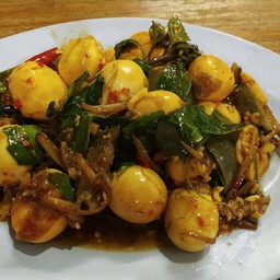 ผัดเผ็ดไข่อ่อน