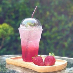 สตรอเบอรี่โซดา