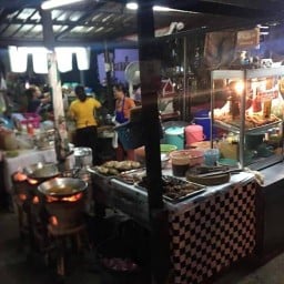 จิ่มจุ่มศึกษานารี