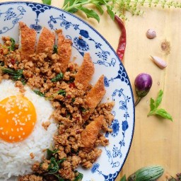 กระเพราหัวร้อน สูตรพริกแห้งโบราณ