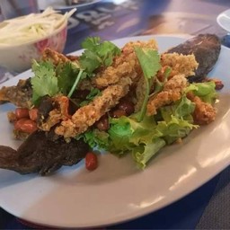 ยำปลา ดุกฟู