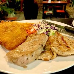 สเต็กยัก หมู ไก่ ปลาดอรีทอด