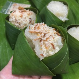 ข้าวเหนียวหน้าปลาแห้ง