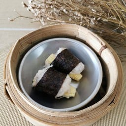 ข้าวโพดอ่อนพันสาหร่าย