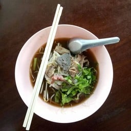ก๋วยเตี๋ยววัดดงมูลเหล็ก