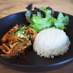 ข้าวหมูผัดซอสกิมจิ