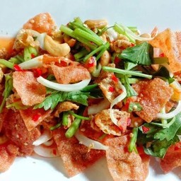 ยำสามกรอบ