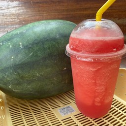 มะพร้าวปั่นนมสด