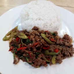 ข้าวกระเพราเนื้อโคขุน