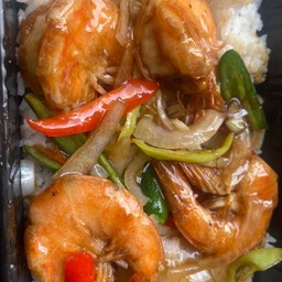 ข้าวราดผัดพริกหยวกกุ้ง