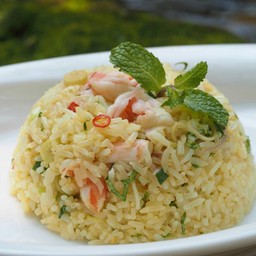 ข้าวยำกุ้งสมุนไพร