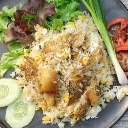 ข้าวผัดปลาสลิด