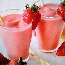 สตอเบอรี่โยเกิร์ตปั่น