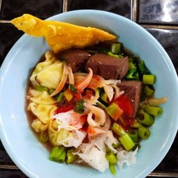 บะหมี่+เกี๊ยวเย็นตาโฟว