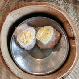 ลูกชิ้นหมูไข่นก