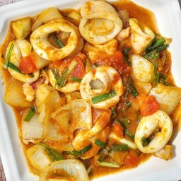 ปลาหมึกผัดไข่เค็ม