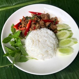 ข้าวกะเพราเนื้อสด