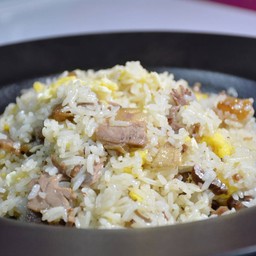 ข้าวผัดเนื้อ