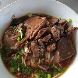 ก๋วยเตี๋ยวเป็ดตุ๋นพิเศษ+เครี่องใน