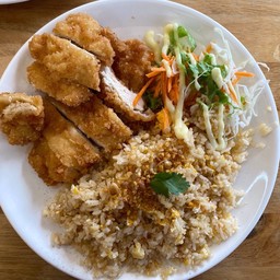 ข้าวผัดกระเทียม+ไก่ทอด