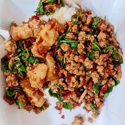 ข้าวกะเพรา 3 อย่าง