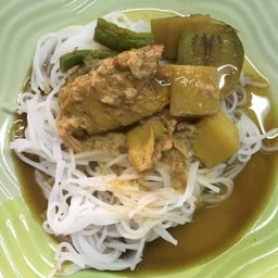 ขนมจีนน้ำยากะทิผสมแกงไตปลา