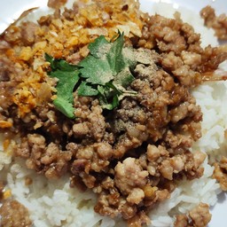 ข้าวหมูสับผัดกระเทียมน้ำมันหอย