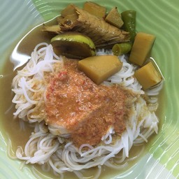 ขนมจีนน้ำยาพริกหวานผสมแกงไตปลา