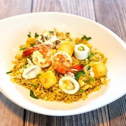 ข้าวผัดทะเลผงกะหรี่