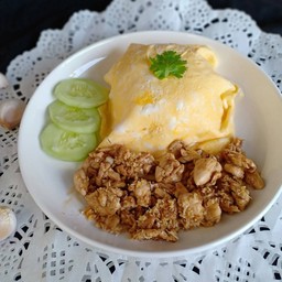 ข้าวไก่กระเทียมสูตรพริกไทยดำ+ไข่นุ่ม