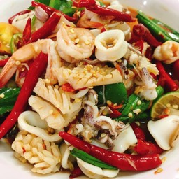 ตำเกาเหลาทะเล(กุ้งปลาหมึก)