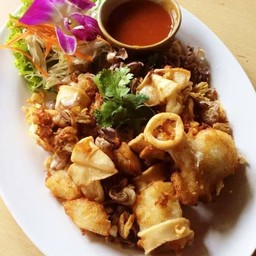 หมึกไข่ทอดกระเทียม