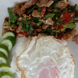 ผัดกระเพาเนื้อ