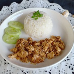 ข้าวไก่กระเทียมสูตรพริกไทยดำ