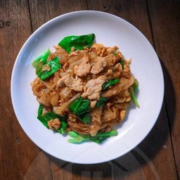 ผัดซีอิ้วหมูหมัก