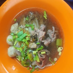 ก๋วยเตี๋ยวเนื้อน้ำใส