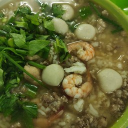 ข้าวต้มรวมมิตรทะเล