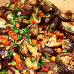 เห็ดหอมผัดพริกเกลือ