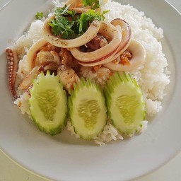 ข้าวหมึกกระเทียม